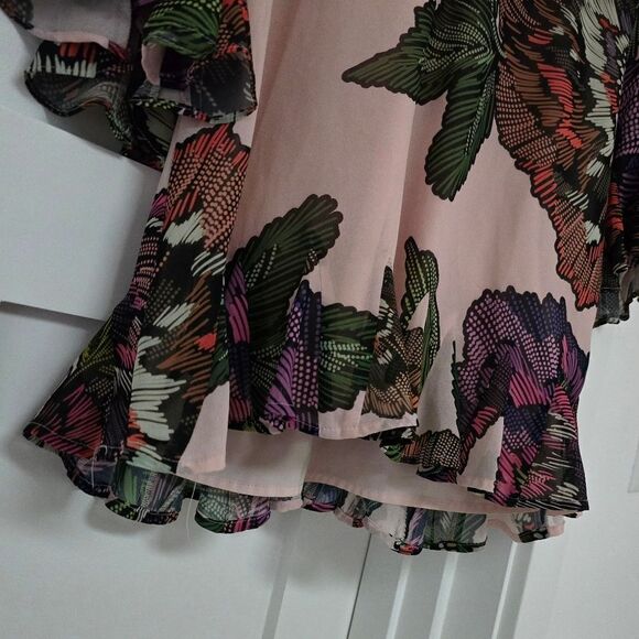 Badgley Mischka Floral Tie-Back 3/4 Sleeve Flutter Top in Dusty Rose Pink - Picture 7 of 15